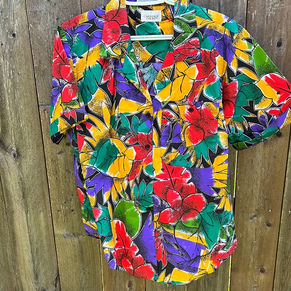 Carriage Court Vintage 80s Bright Floral Print Half Puff Sleeve Button Up Blouse